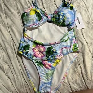 🌻Hurley Tropical Floral One Piece Swimsuit